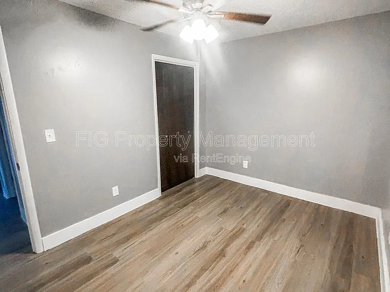 1433 Stratford Rd #1 — Photo 8