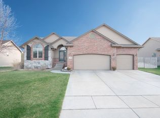 1218 N Forestview Ct, Wichita, KS 67235
