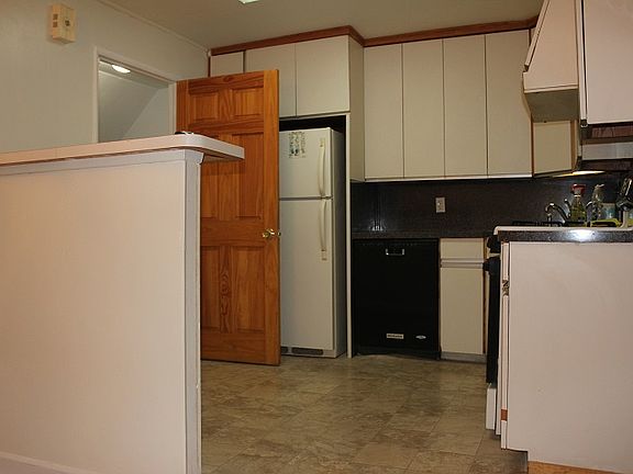 5th image of 61-21 75th St #2A