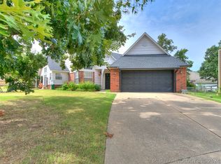 3716 Silver Oak Ct, Tulsa, OK 74107