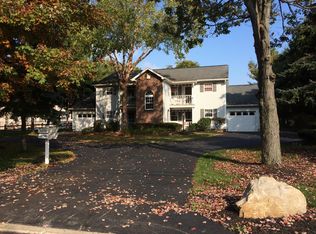 112 Heritage Ln, Cortland, OH
