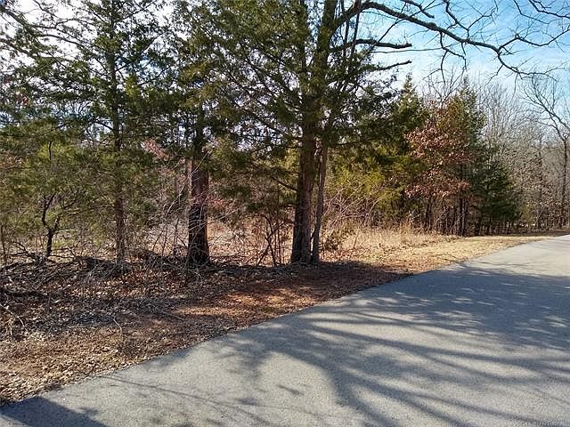 2nd image of 2728 W Oak Dr