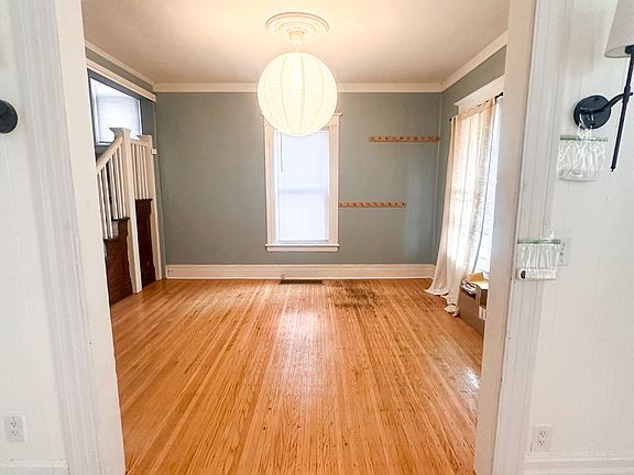 4th image of 1606 Saint Paul St