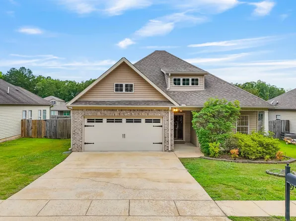 180 Stonebriar Dr, Calera, AL 35040