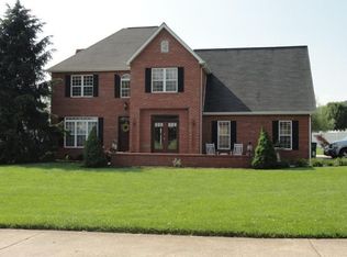 5 Hazel Cir, Winfield, WV 25213