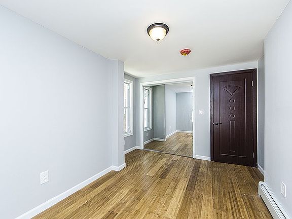 4th image of 704 E 81st St