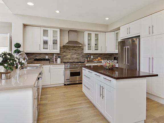 4th image of 32755 Wellbrook Dr
