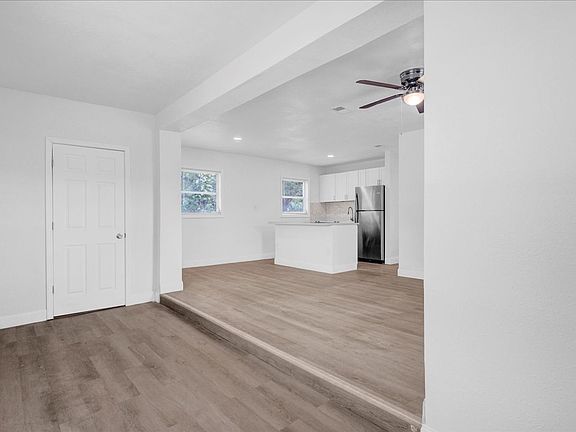 4th image of 4817 Steyr St