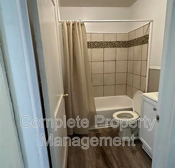 2133 47th St — Photo 10