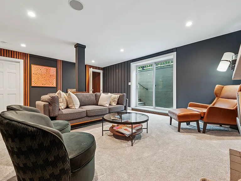 7 Dellaria Ave — Photo 21