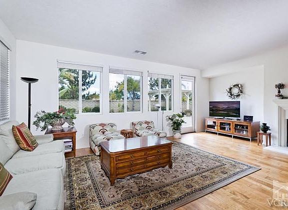 3rd image of 3826 Hedge Ln