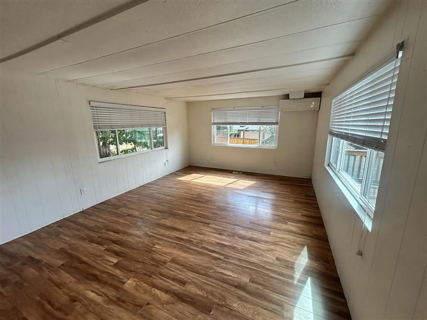 Two Bedroom Mobile Home for Rent with Detached Garage — Photo 4