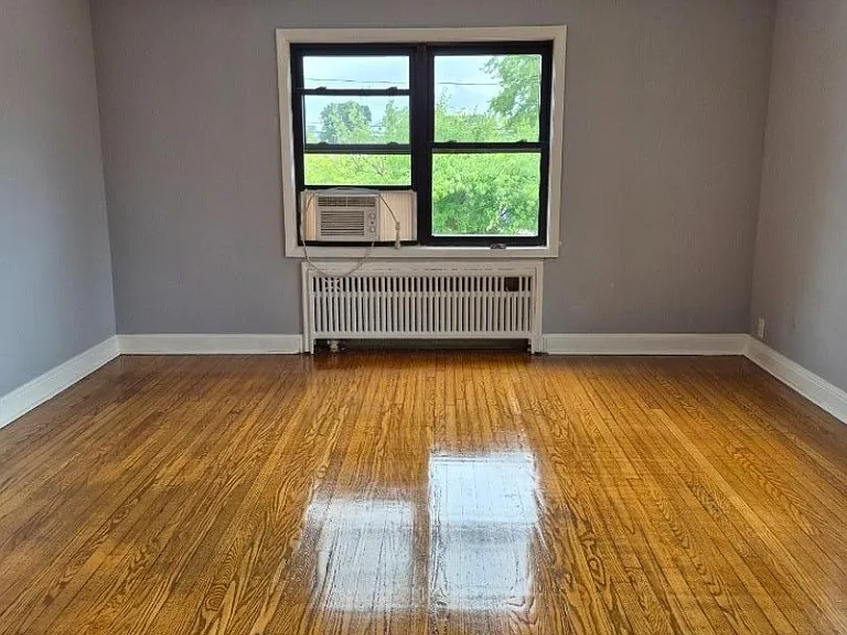 501 N Park Ave — Photo 1