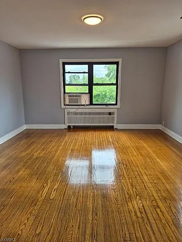501 N Park Ave Photo 1