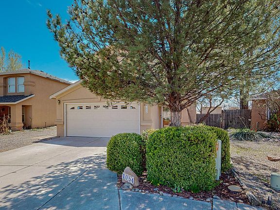 3rd image of 1054 Las Golondrinas Ct NW