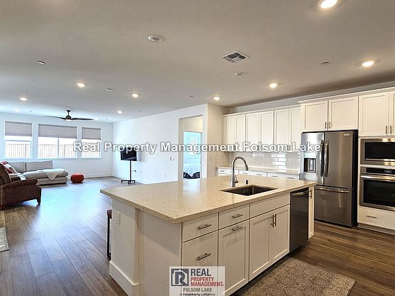 4th image of 590 San Sorrento St