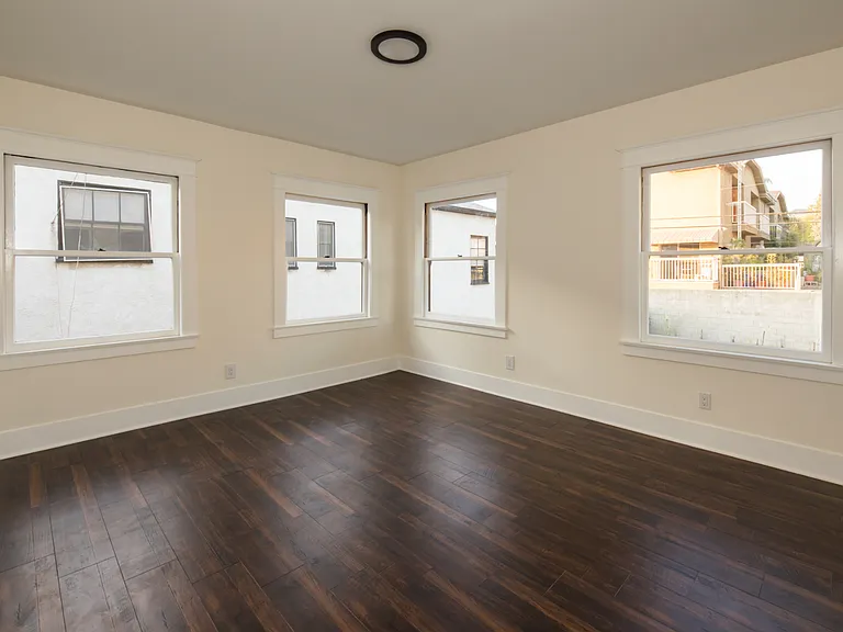 4439 Clarissa Ave — Photo 4