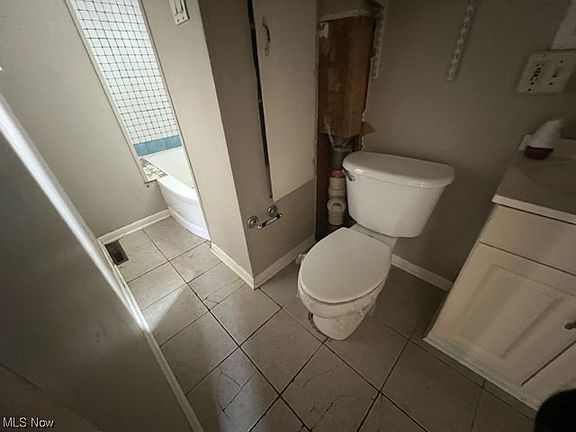 5th image of 710 Hazelwood Dr