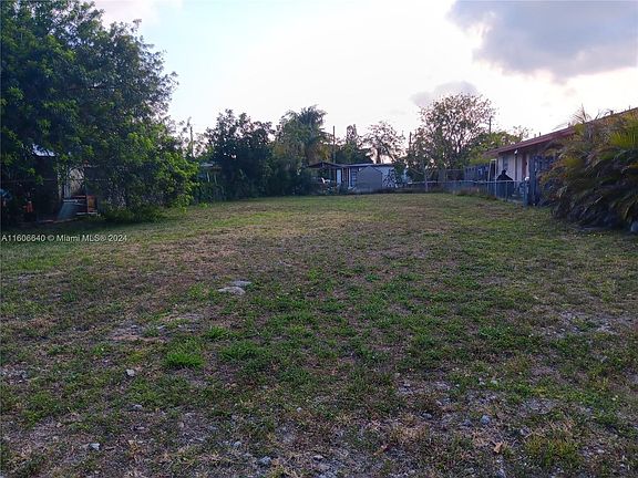 4th image of 4241 SW 62nd Ave