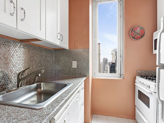 4th image of 524 E 72nd St Penthouse 1A