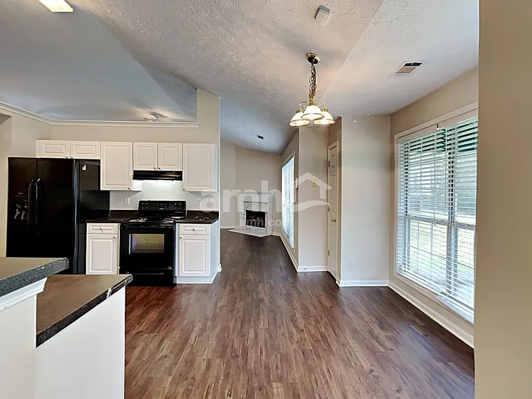 675 Lendl Ln — Photo 5
