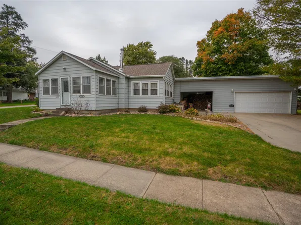 1134 Grove St, Adel, IA 50003
