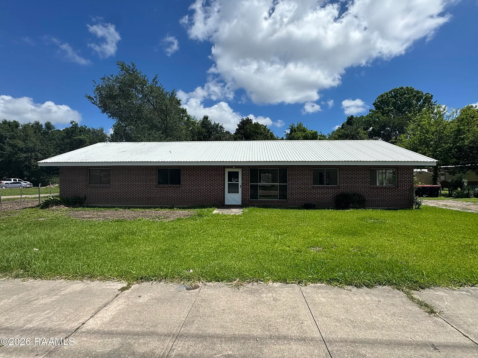 3 bed, 1820 sqft, $1,900 — Photo 1