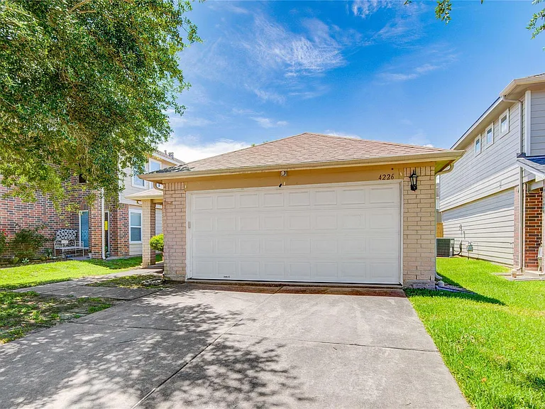 4226 Richmeadow Dr — Photo 2