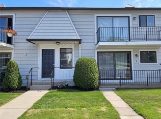 22 High Gate Trl APT 4, Fairport, NY 14450