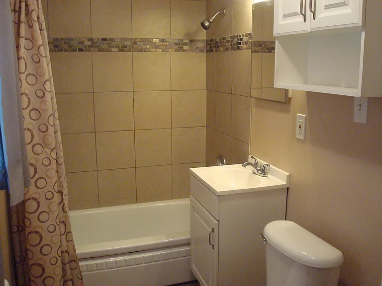 1323 NW Jackson St #1 — Photo 7