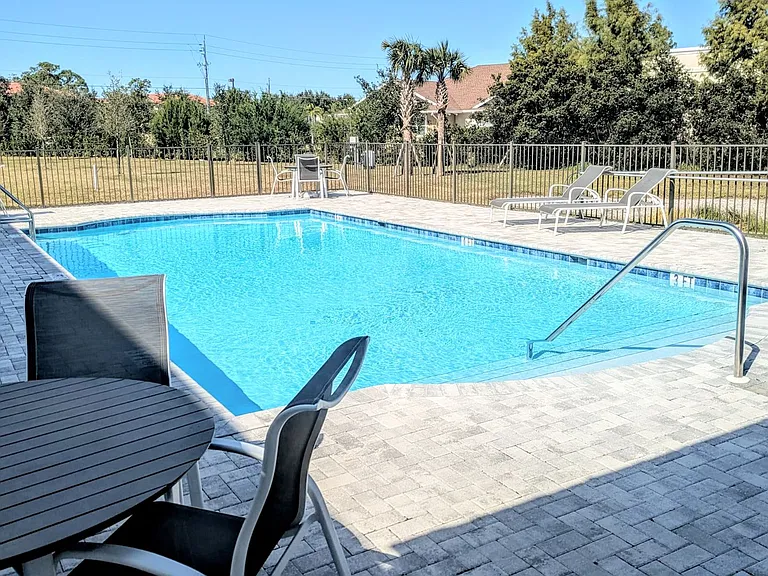 5639 N Honore Ave #222 — Photo 48