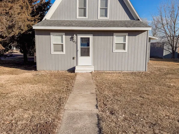 202 5th St NE, Wessington Springs, SD 57382