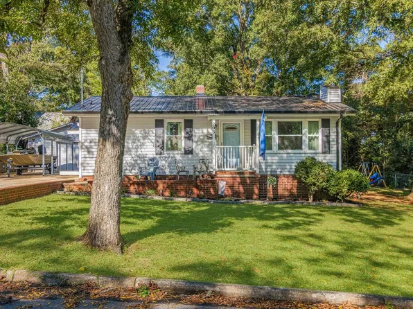 203 Hillcrest Dr, Abbeville, SC 29620