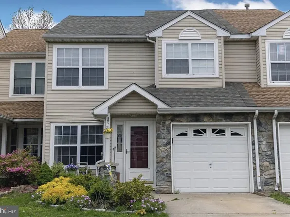 23 Park Side Dr, Sicklerville, NJ 08081