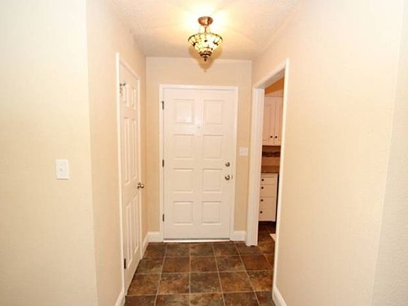3rd image of 579 W Bullard Ave