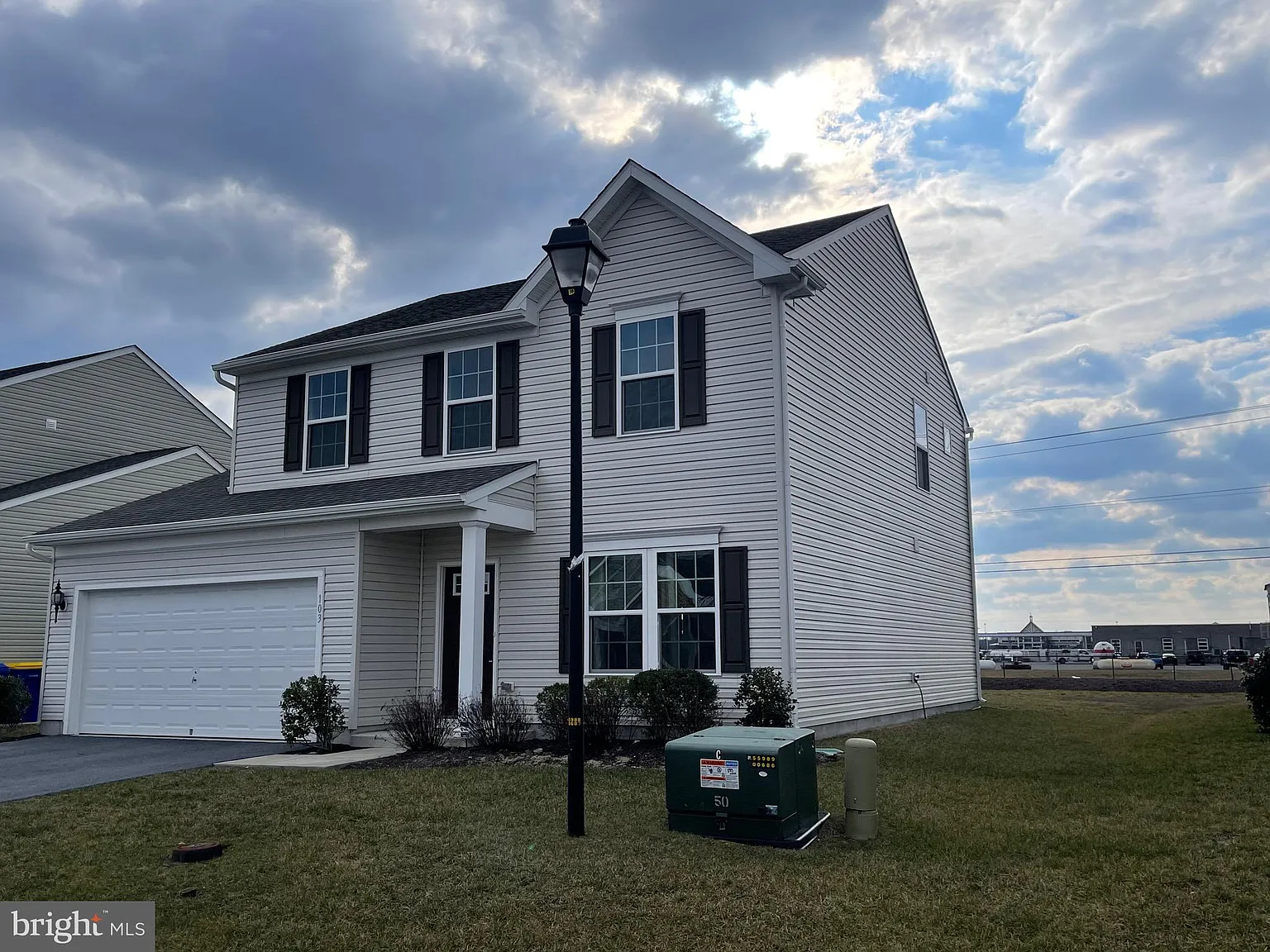 3 bed, 2.5 bath, 2000 sqft, $2,150 — Photo 4