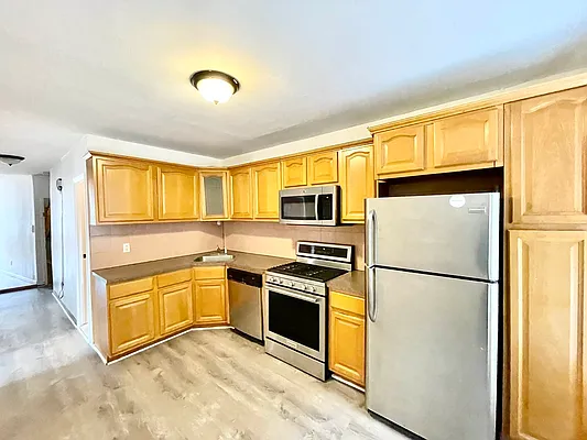 Rented by Pear NYC LLC | media 33