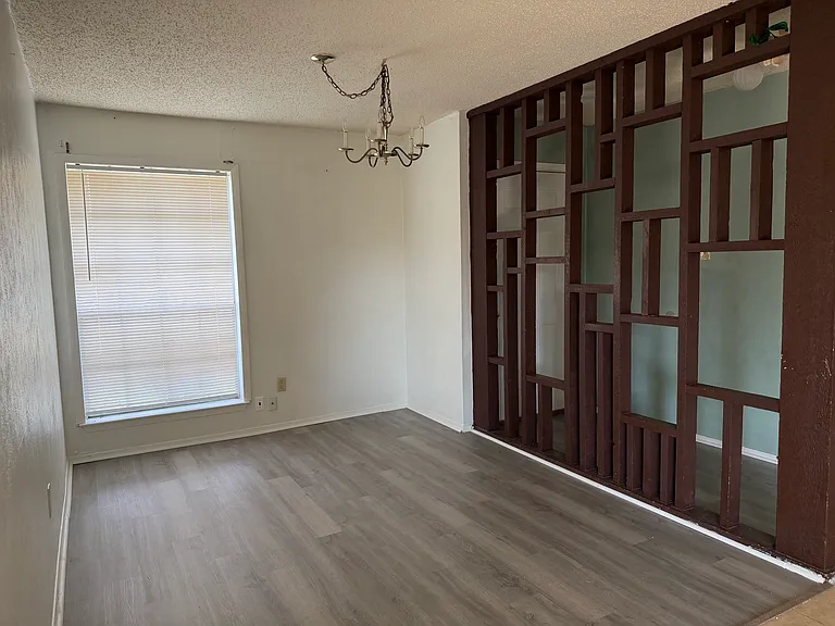 1804 Windsong Trl — Photo 5