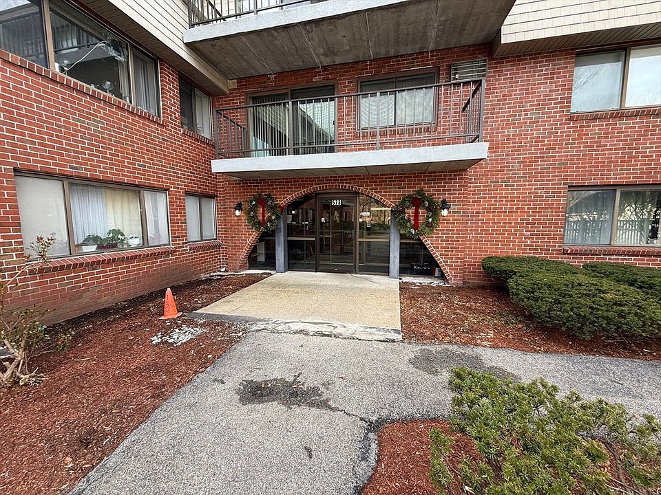 1st image of 573 Broad St Unit 325