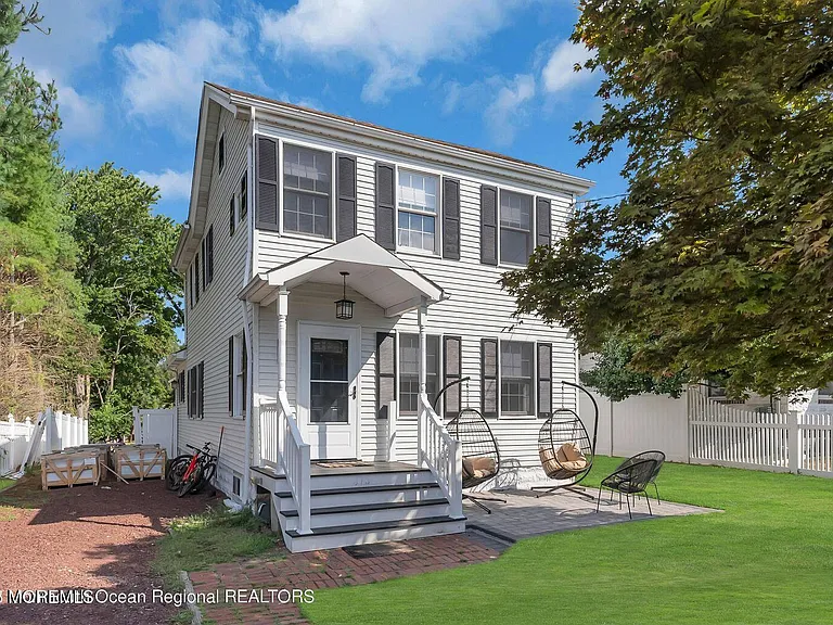373 W Park Ave — Photo 20