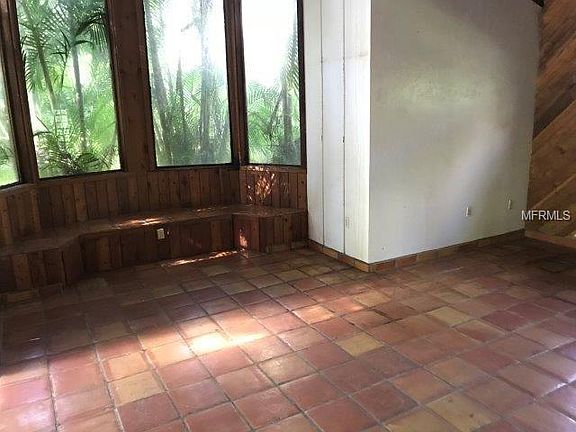 5th image of 1669 Arcadia Ave