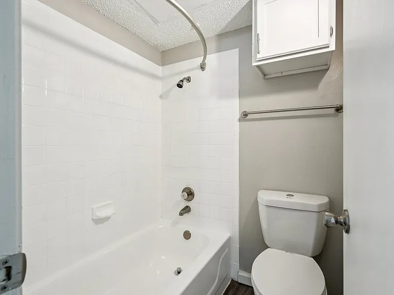 Fieldcrest Apartments — Photo 68
