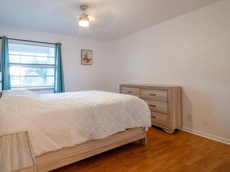 313 Burgundy Ave #G — Photo 16