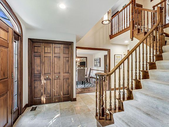 3rd image of 1540 Thorneberry Ct