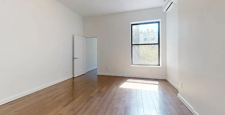 Rented by REINA PROPERTY GROUP CORP | media 4