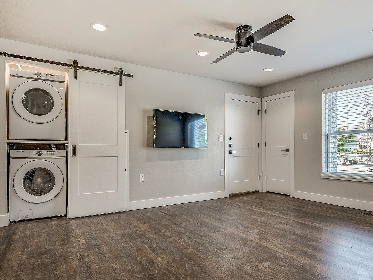 White Rock Views Apartments — Photo 3