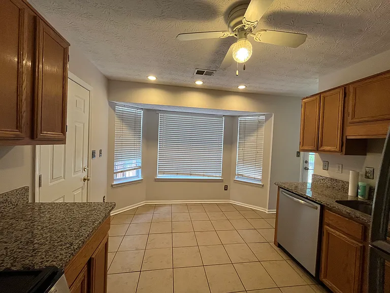 510 Abbotts Hill Ln — Photo 8