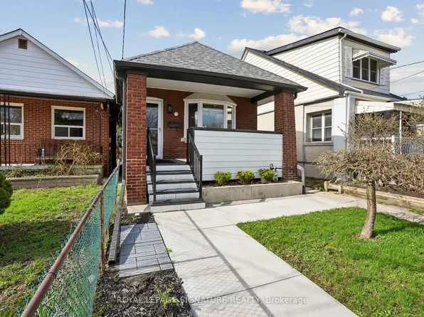 972 Cosburn Ave, Toronto, ON M4C 2W9