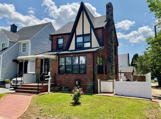 24102 86th Rd, Bellerose, NY 11426