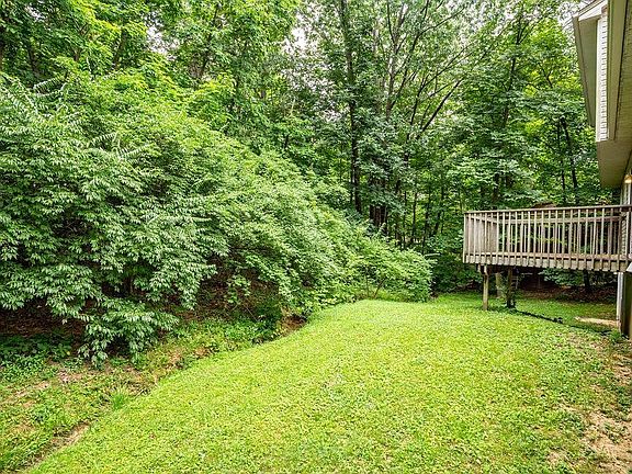 4th image of 2233 Picnic Woods Dr
